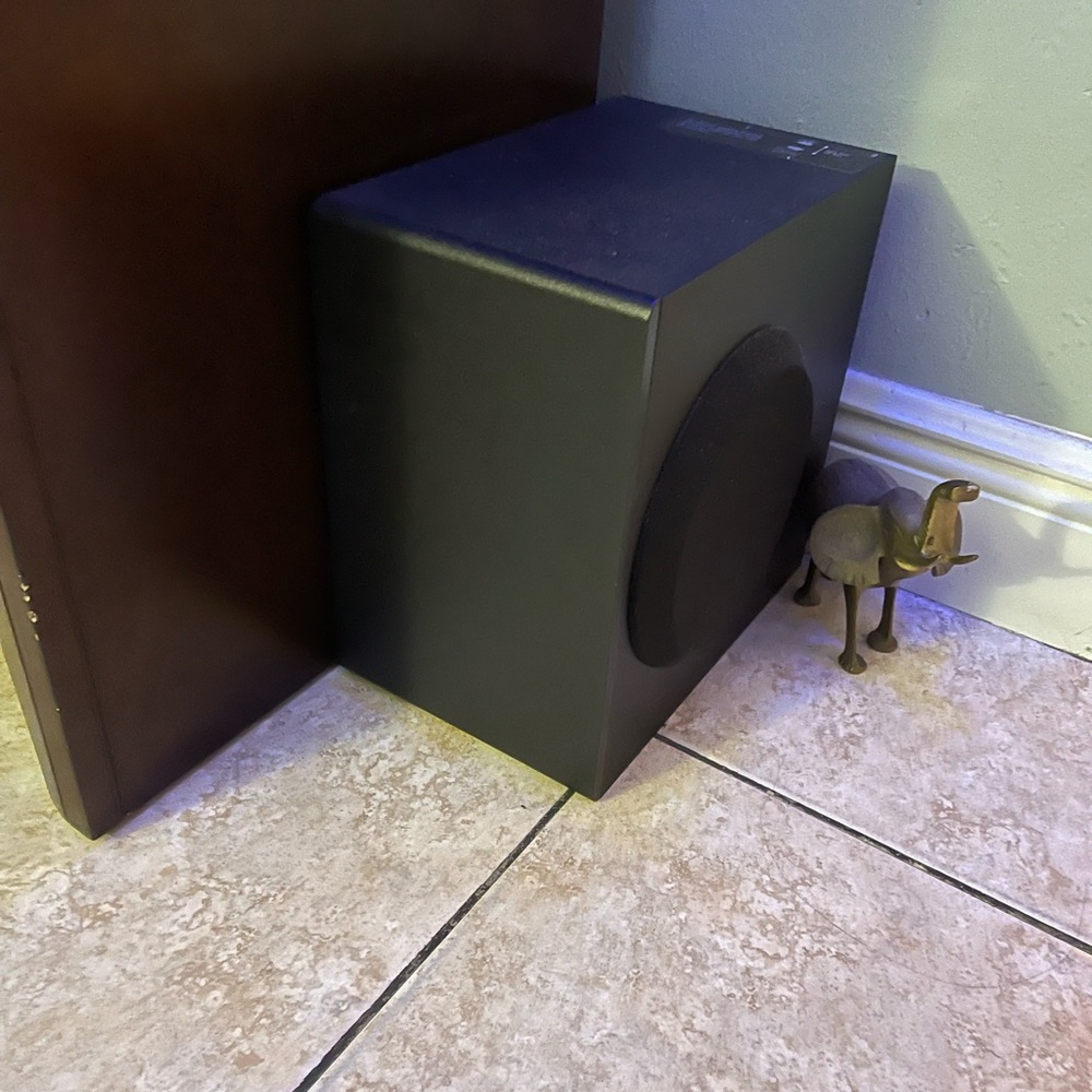 SoundBar System - Picture 8 of 9